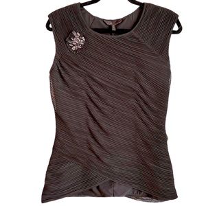 NWT! Gorgeous BCBG Max Azria Black Sleeveless ‘Cocktail” Top with Brooch Size L